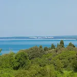 Astinian Jadranka Pula
