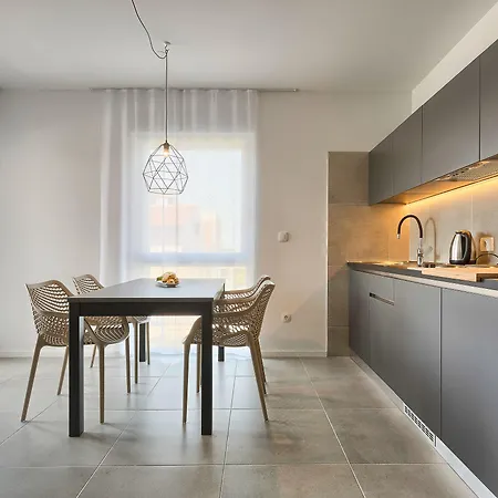 Astinian Jadranka * Pula